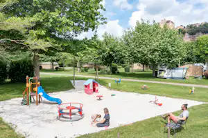Camping Le Capeyrou - Kinderspielplatz auf dem Campingplatz