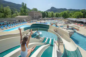 Le Castel Rose - Ciela Village Yelloh! Village Le Castel Rose - Rutschen im Wasserpark auf dem Campingplatz