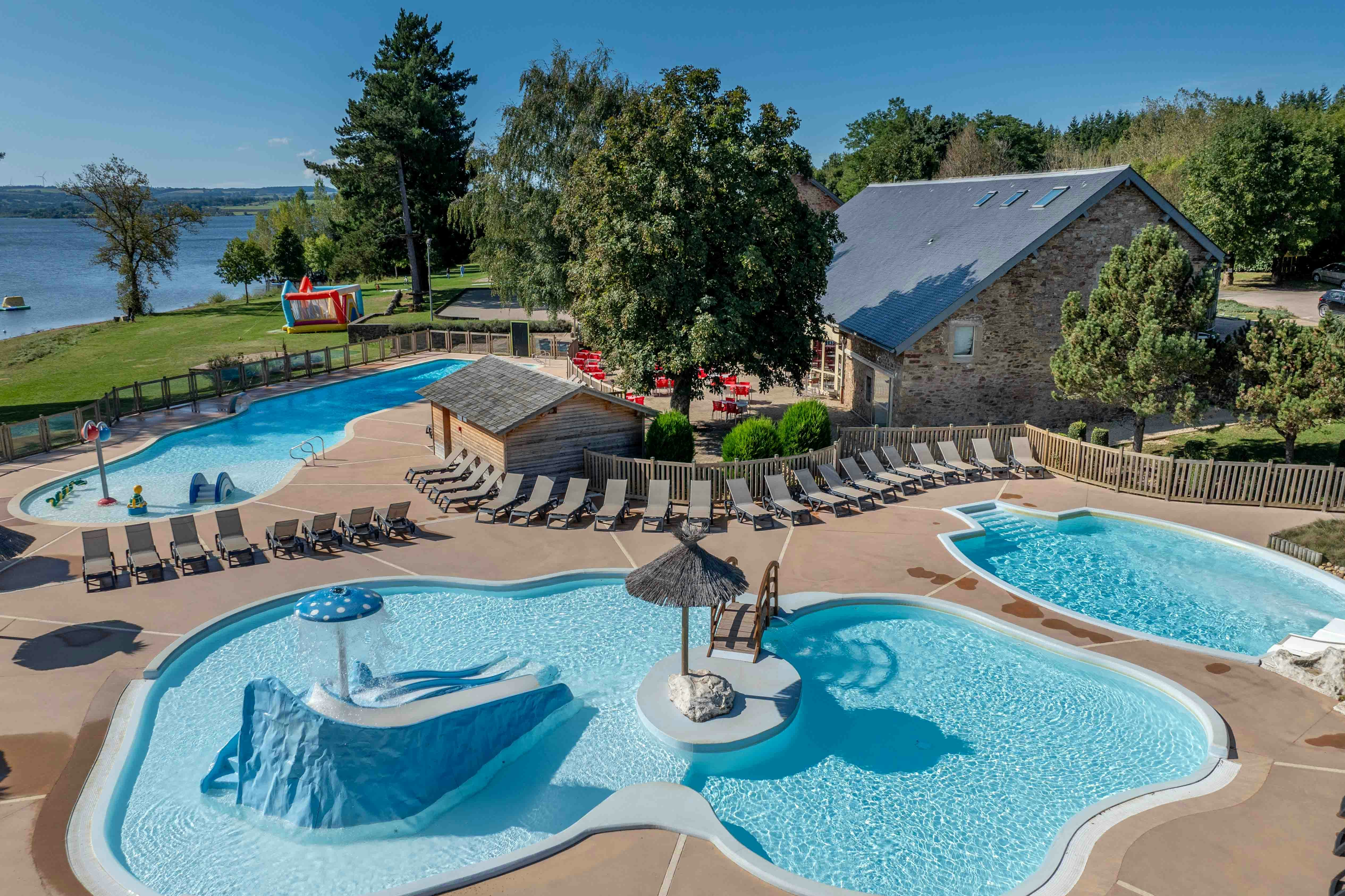 Camping Koawa Le Caussanel  Camping Le Caussanel - Ciela Village - Freibad mit mehreren Becken auf dem Campingplatz
