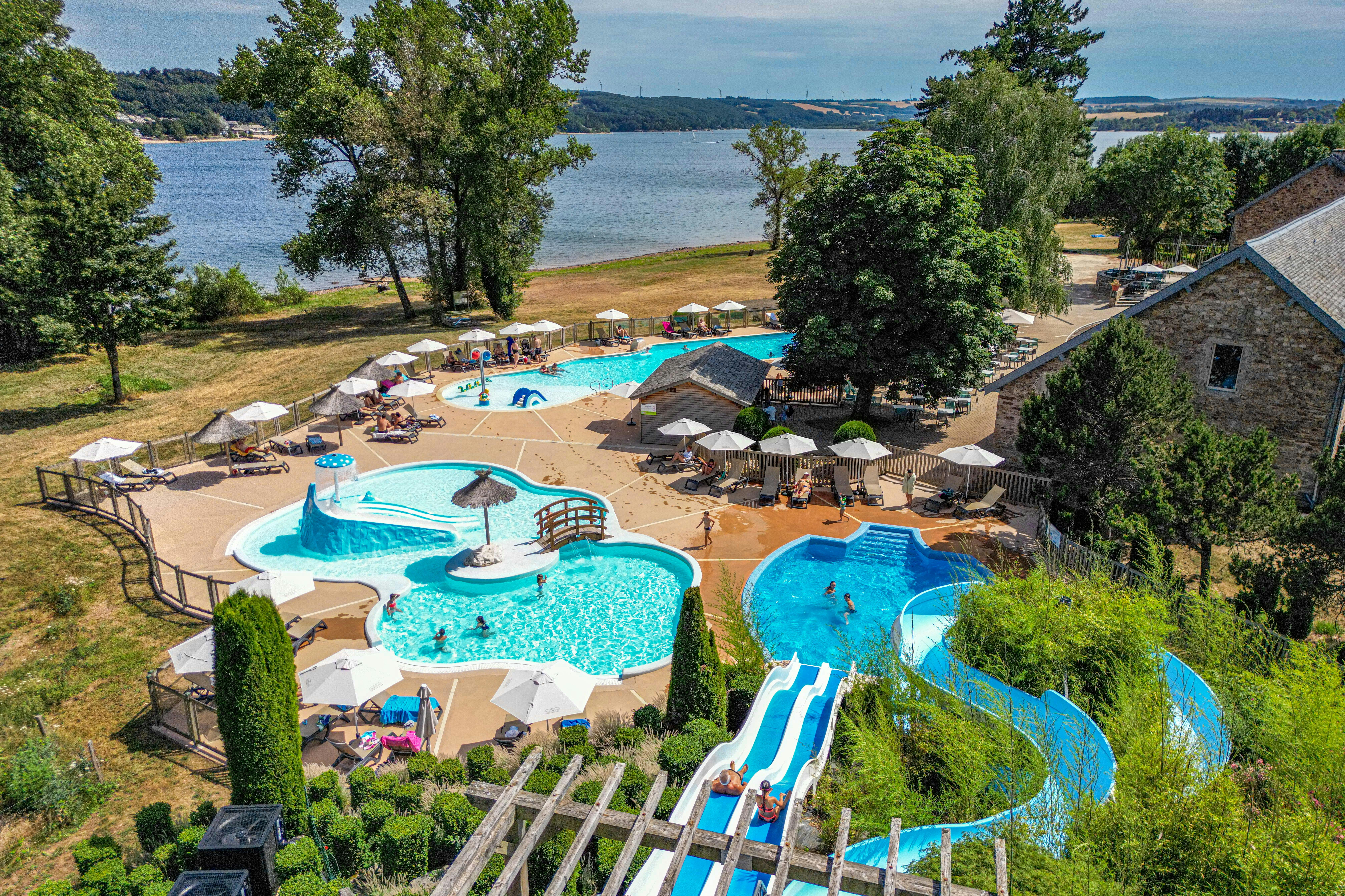 Camping Le Caussanel - Ciela Village - Freibad mit mehreren Pools und Wasserrutschen