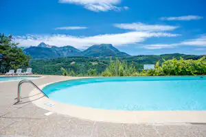 Camping Le Champ Long - campingplatz mit pool mit bergblick