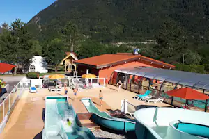 Camping Le Champ Tillet - Rutschen auf dem Campingplatz
