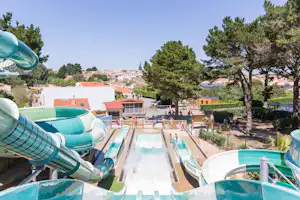 Yelloh! Village Le Chaponnet - Campingplatz mit Pool und Wasserrutsche