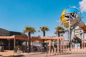 Camping Le Château Saint-Hilaire-de-Riez - Restaurant mit Terrasse auf dem Campingplatz