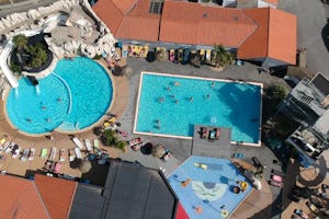 Camping Le Château Saint-Hilaire-de-Riez - Luftaufnahme des Wasserparks auf dem Campingplatz