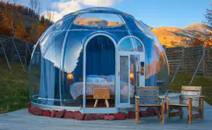 Camping Le Cians - transparentes Glampingzelt mit Bergblick
