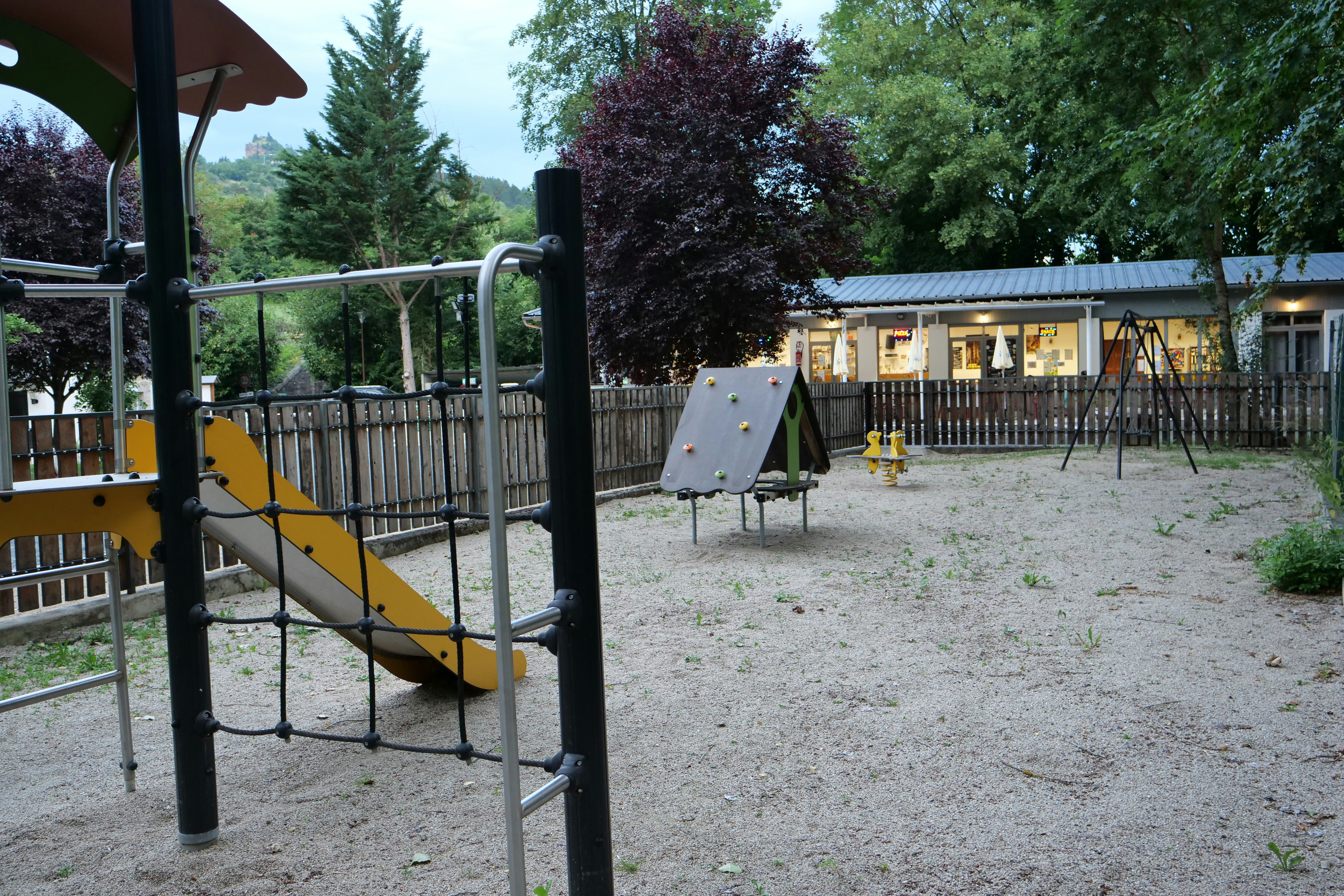 Camping Le Clos des Peupliers  - Kinderspielplatz auf dem Campingplatz
