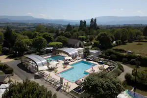 Camping Le Coin Tranquille - Teleskopischer Schwimmbadüberdachung auf dem Campingplatz