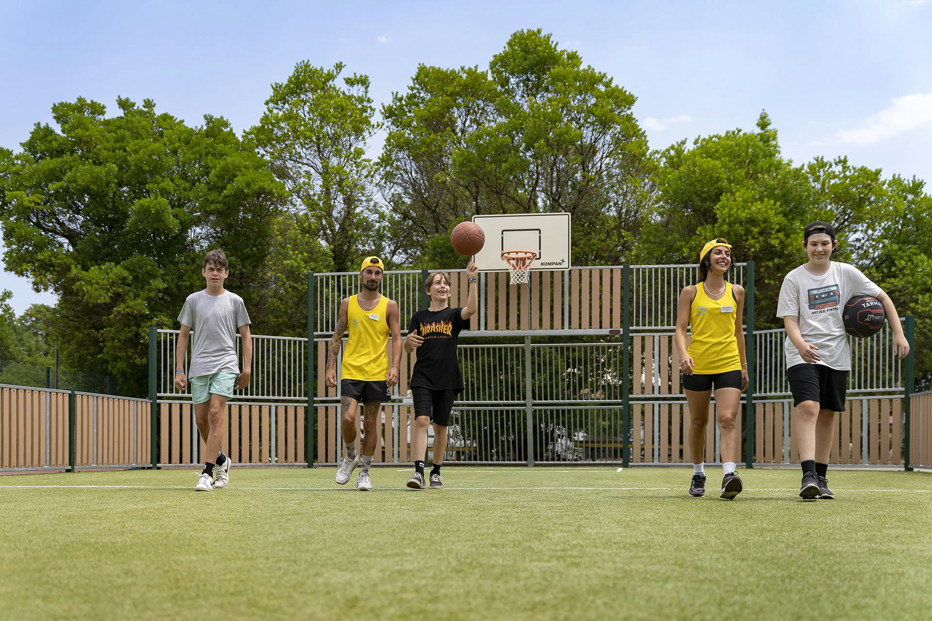 Camping Sandaya Col Vert  Camping Le Col Vert - Mehrzwecksportplatz auf dem Campingplatz