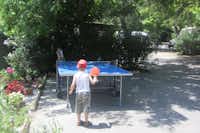 Camping le Colombier - Kinder beim Spielen an der Tischtennisplatte