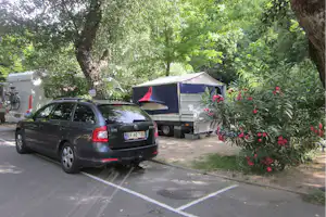 Camping le Colombier - Park- und Stellplätze auf dem Campingplatz