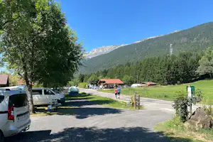 Camping Le Crêt Onlycamp Camping du Crêt Onlycamp - Blick auf den Campingplatz im Grünen