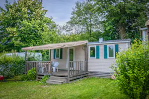 Camping Le Curtelet - Mobilheim mit Terrasse auf dem Campingplatz