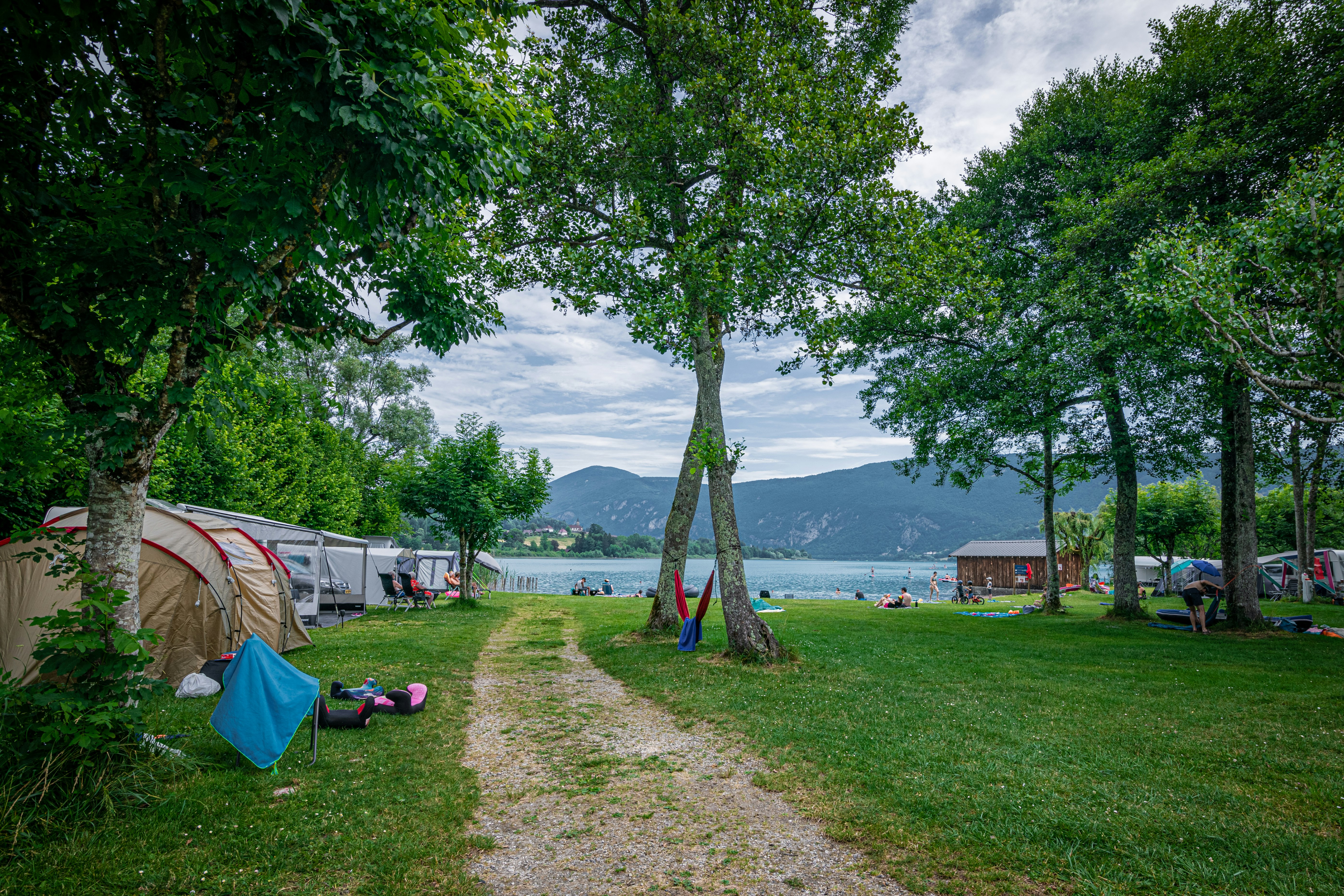 Camping Le Curtelet - Standplätze auf der Wiese auf dem Campingplatz