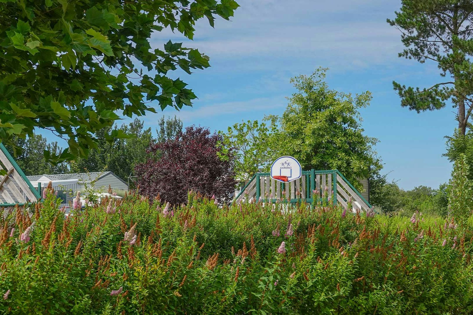 Camping le  Dolmen - Sportplatz auf dem Campingplatz