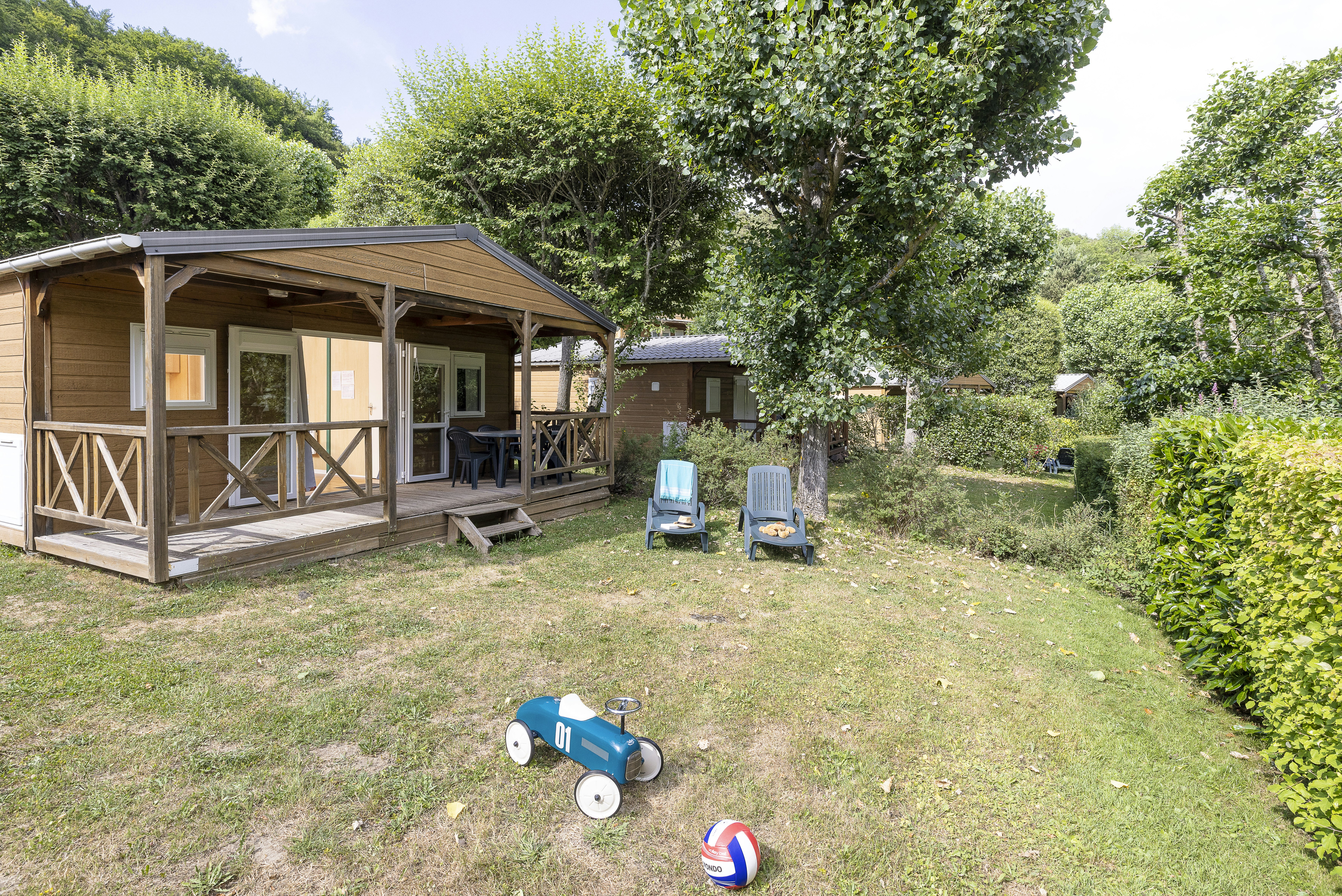 Camping Le Domaine Du Marais  - Mobilheim mit Terrasse auf dem Campingplatz