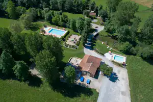 Camping Le Douzou - Campingplatz aus der Vogelperspektive