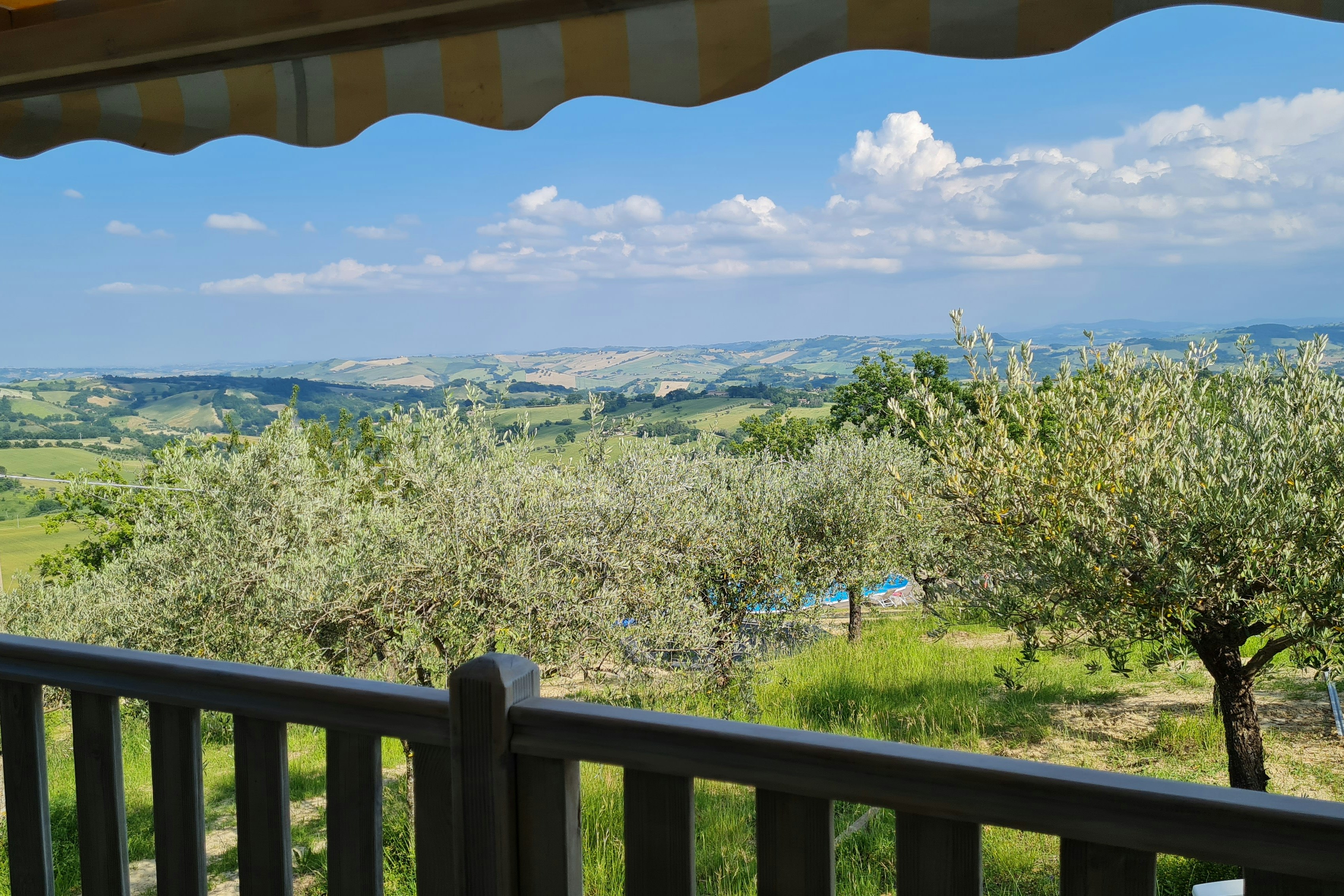 Camping le Farfalle - Ausblick von der Terrasse eines Mobilheims