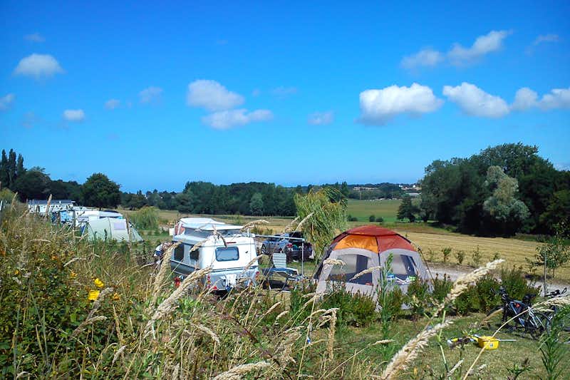 Camping Le Frêche à l' âne -  Wohnwagen- und Zeltstellplatz mit Blick auf die Natur