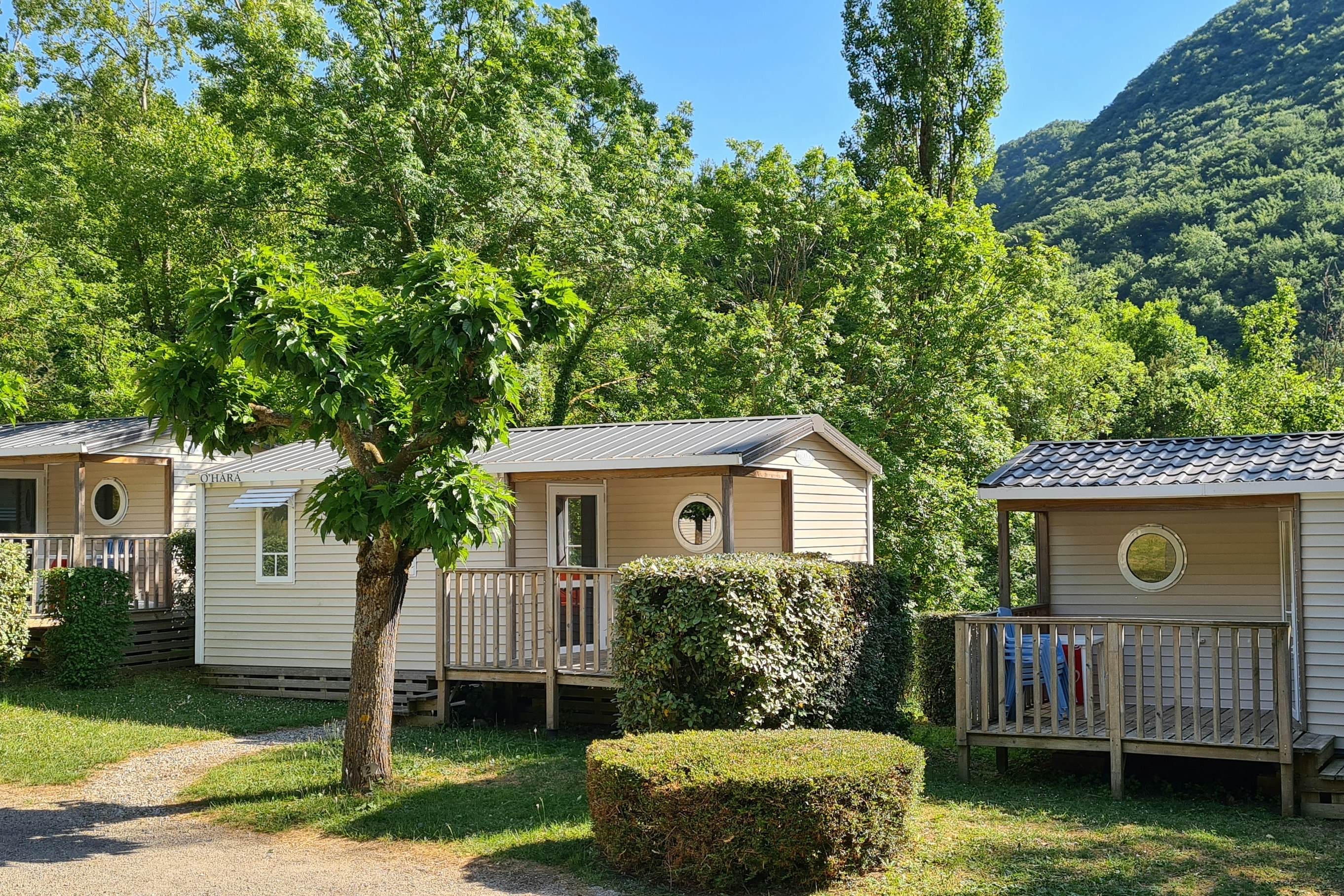 Camping Le Gallo Romain - Außenansicht Mobilheime