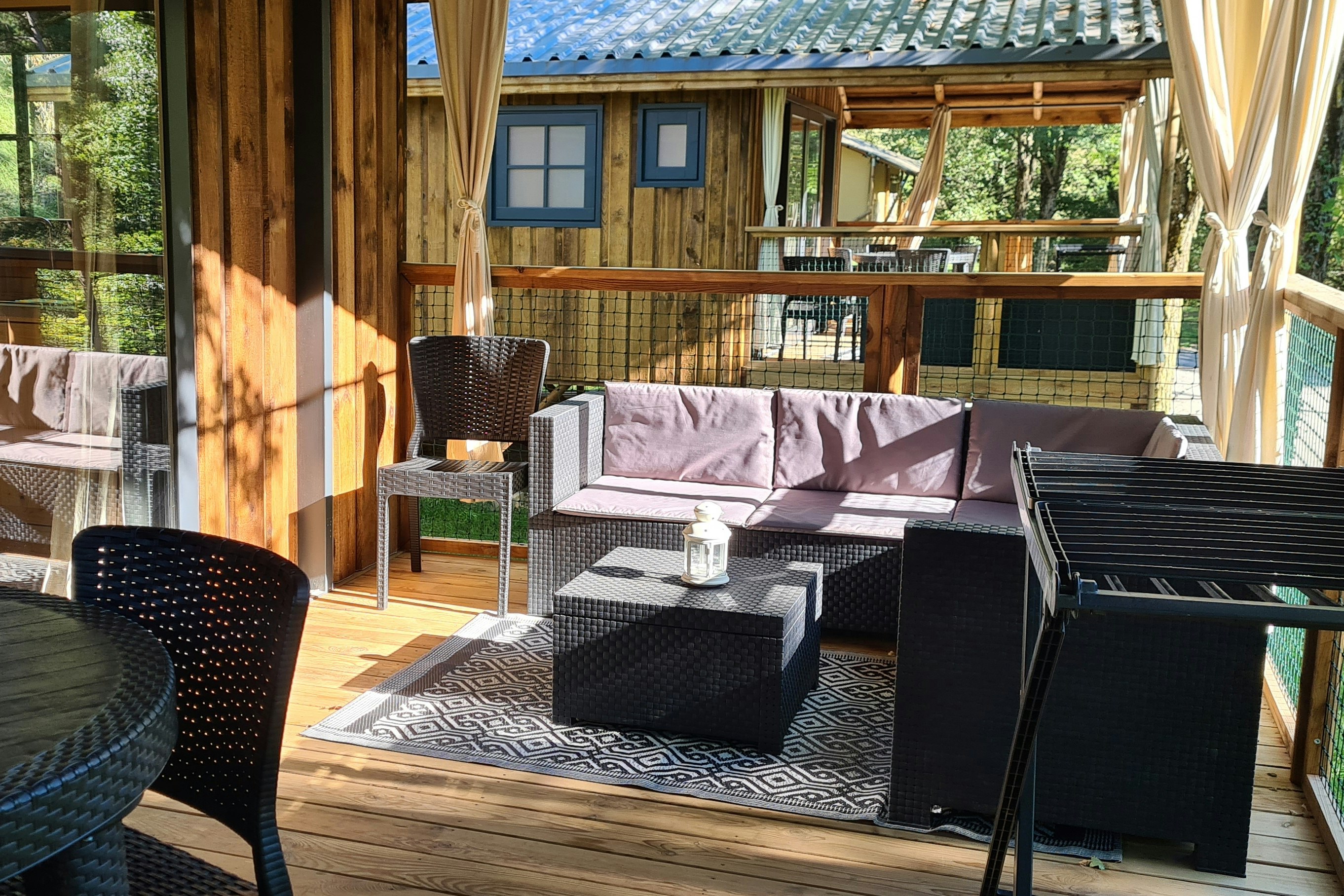 Camping Le Gallo Romain - Terrasse des Mobilheims