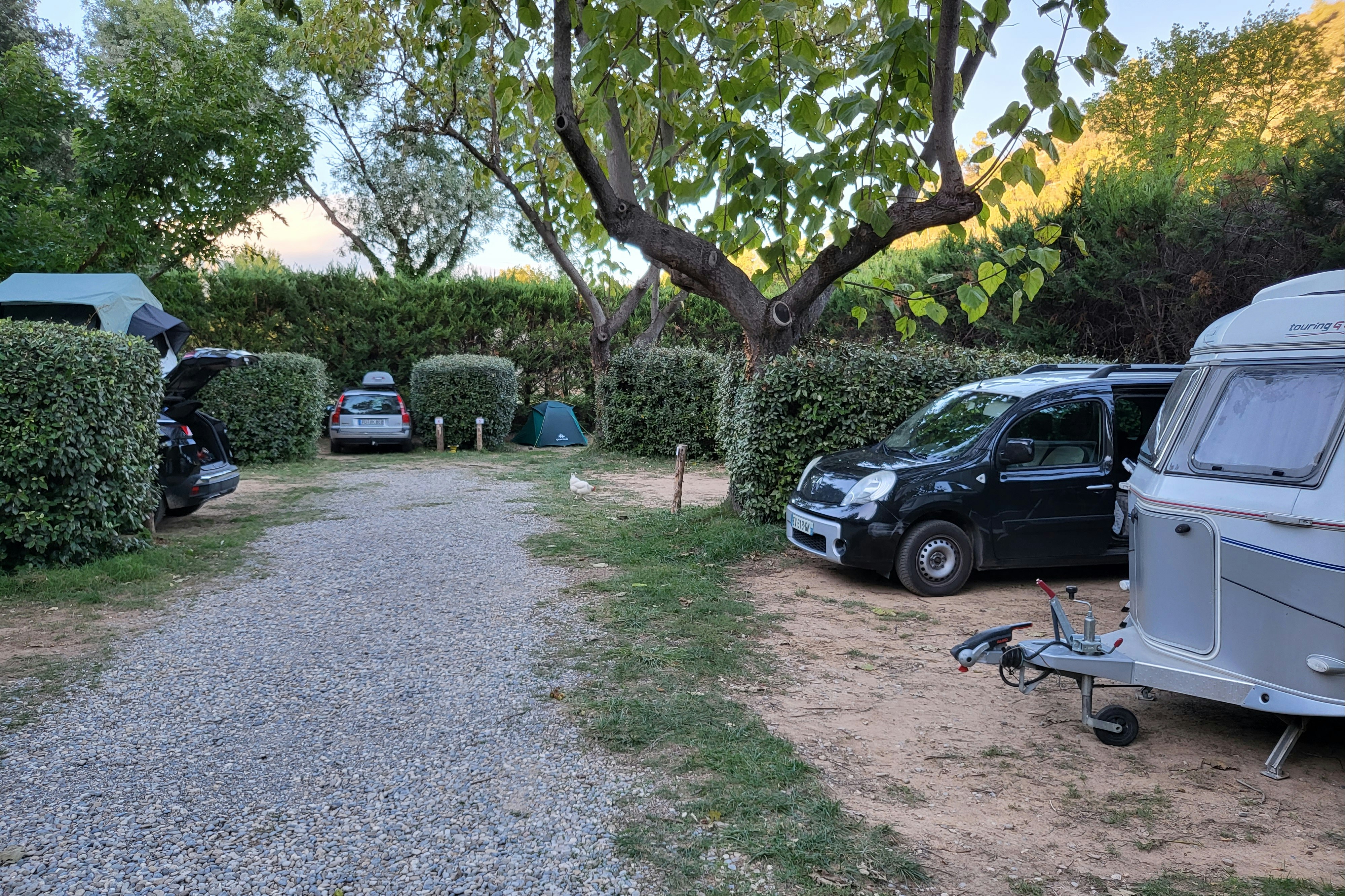 Camping Le Grand Jardin - Blick auf die Standplätze im Grünen