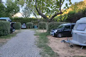 Camping Le Grand Jardin - Blick auf die Standplätze im Grünen