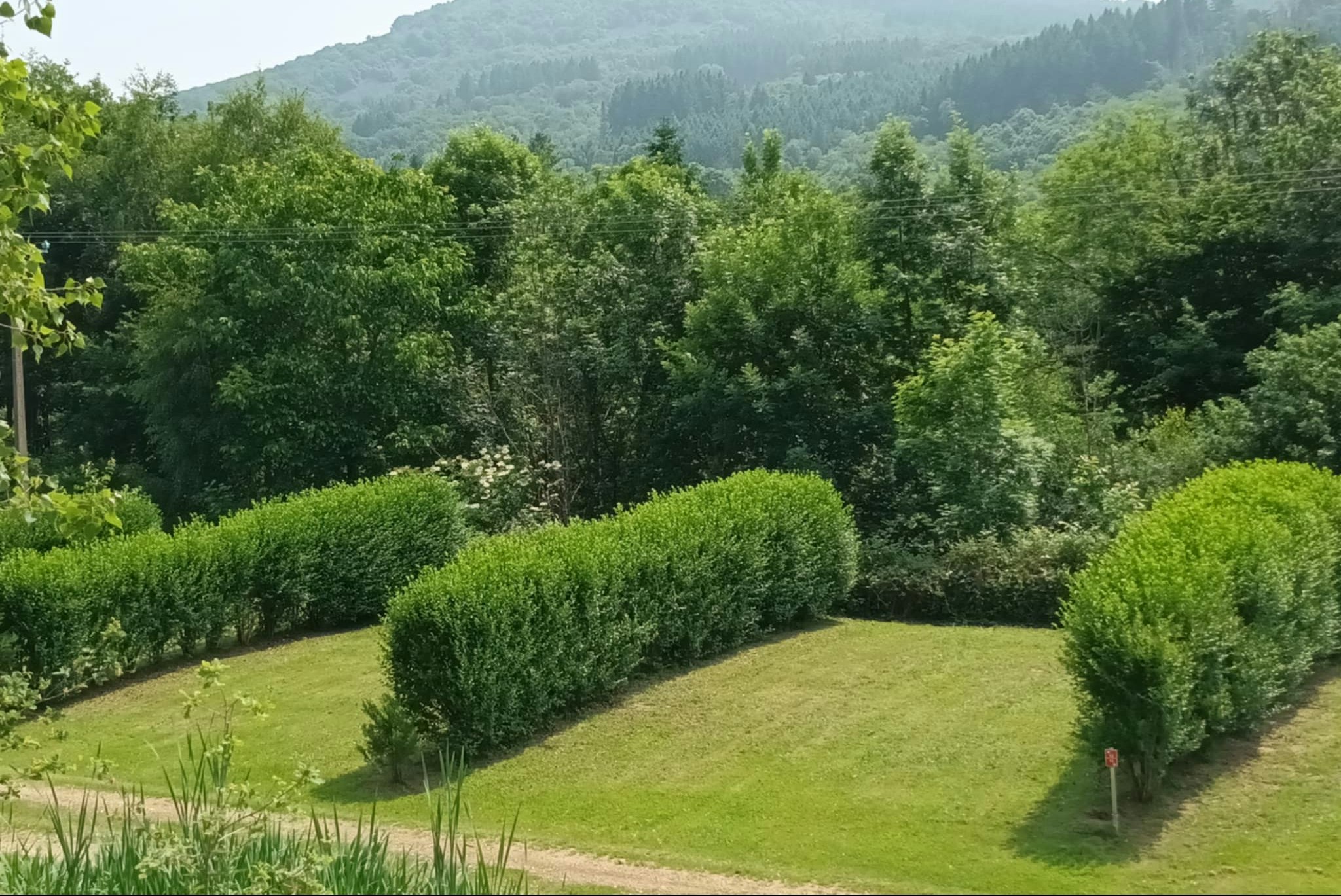 Camping Le Grun de Chignore - Standplätze im Grünen auf dem Campingplatz