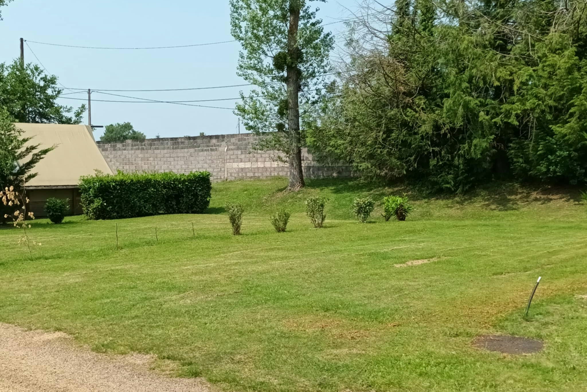 Camping Le Grun de Chignore - Standplatzwiese auf dem Campingplatz