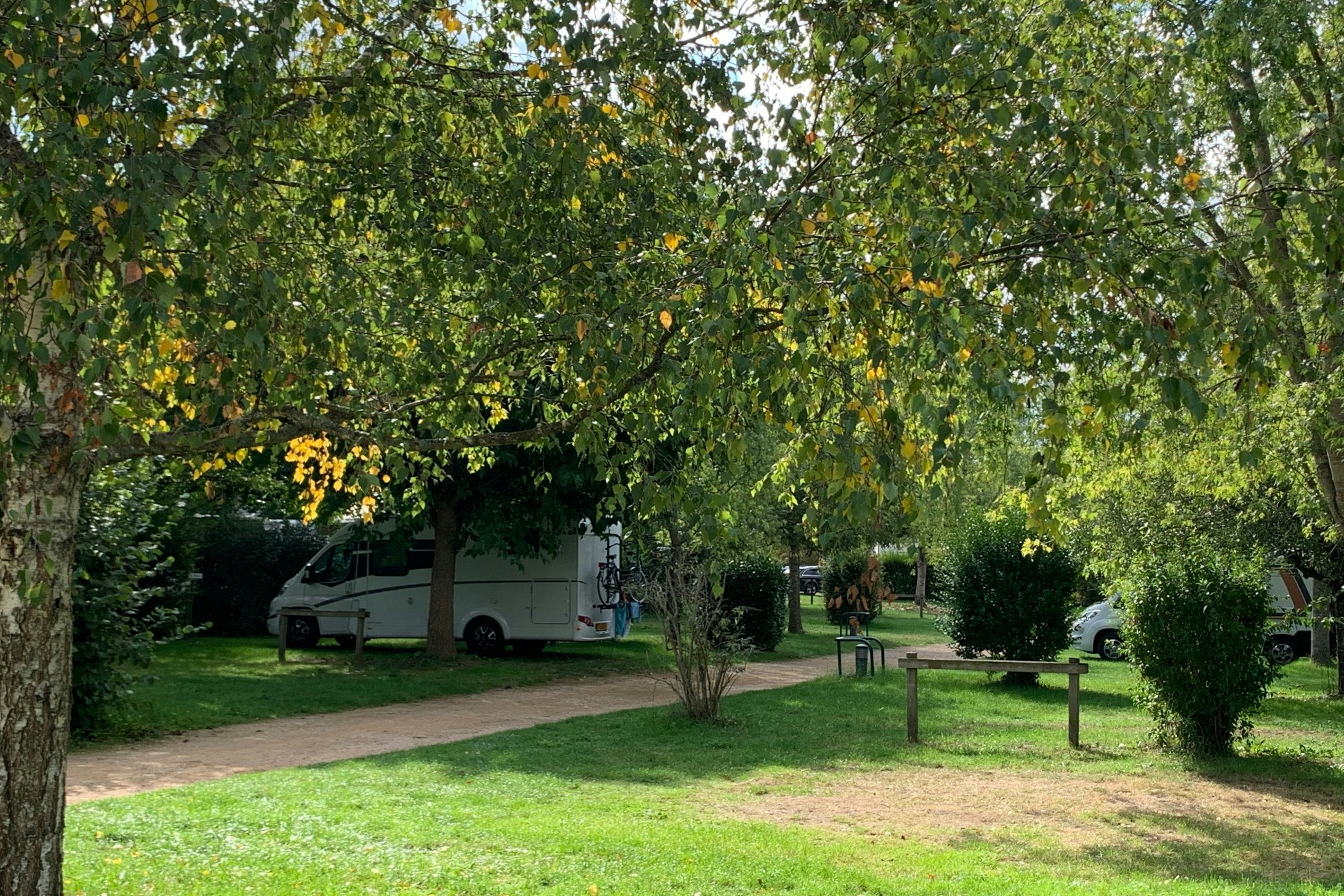 Camping Le Hameau des Champs - Stellplätze mit Stromanschluss