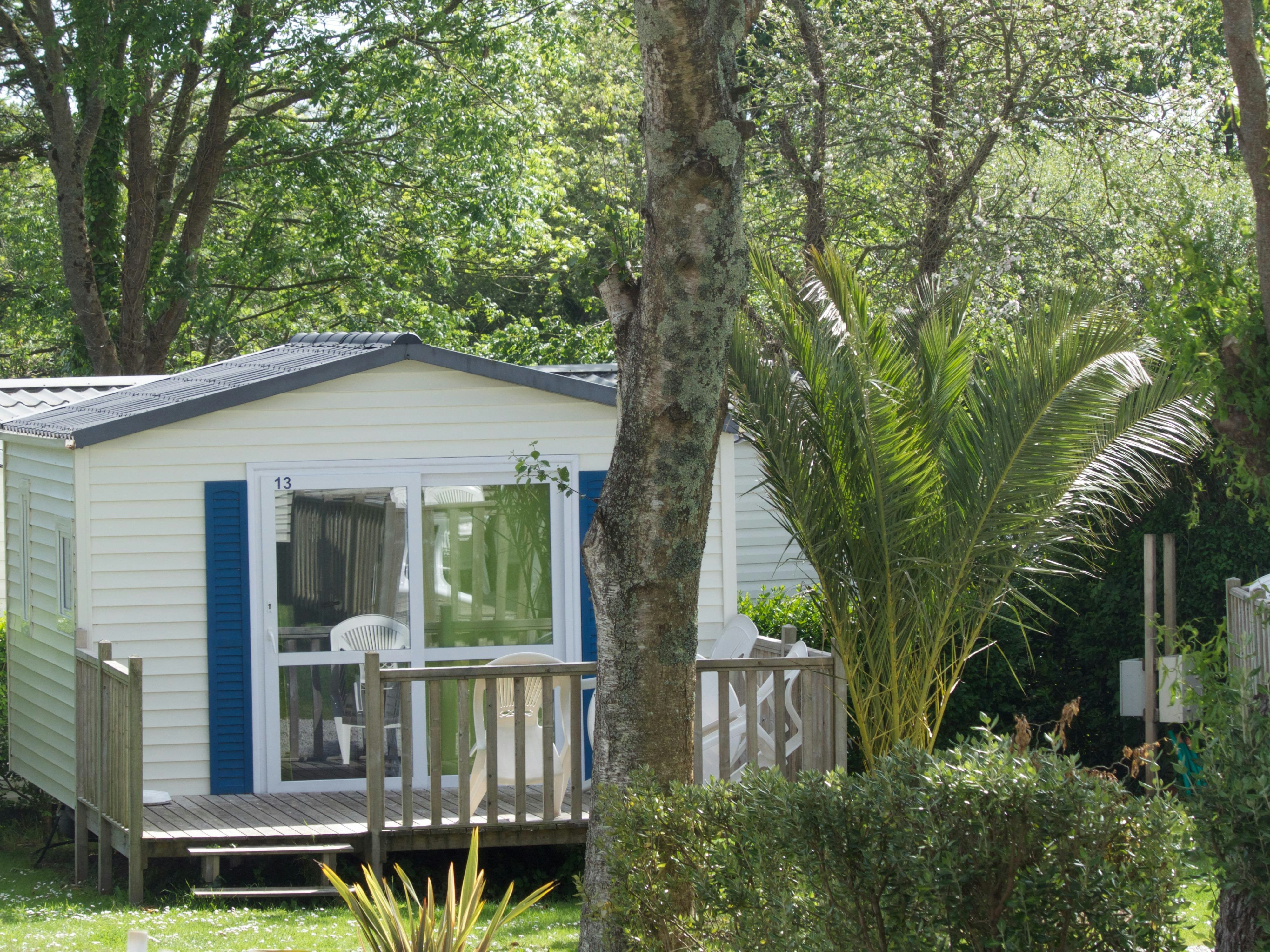Camping Le Helles  - Mobilheim mit Terrasse auf dem Campingplatz