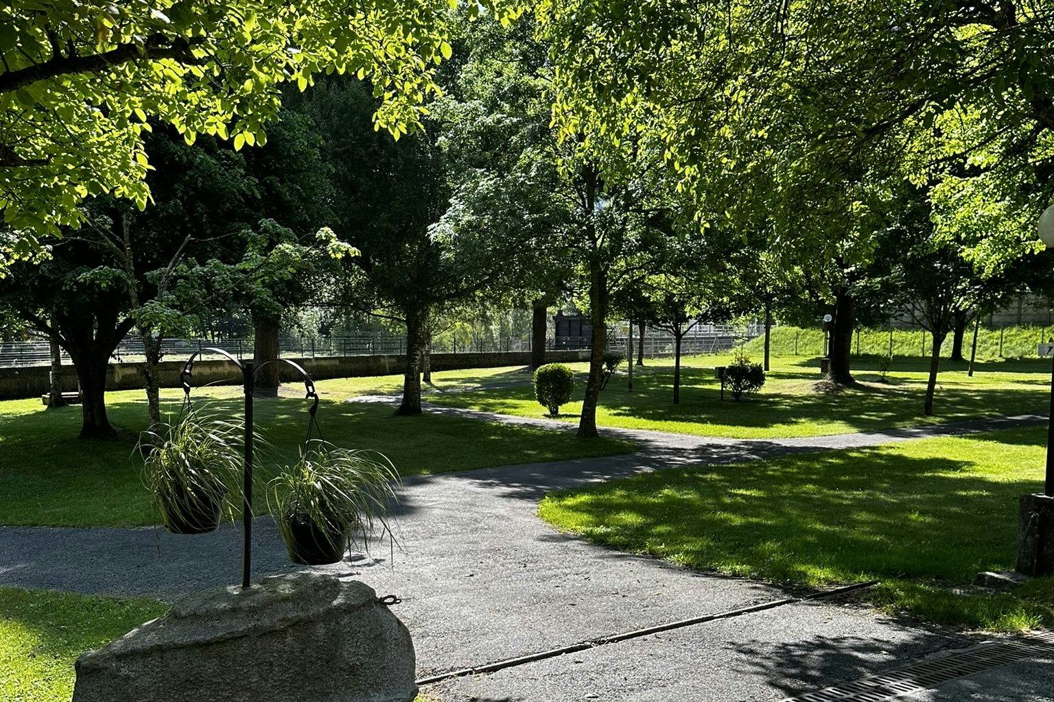 Camping Le Hounta - Standplätze im Grünen auf dem Campingplatz