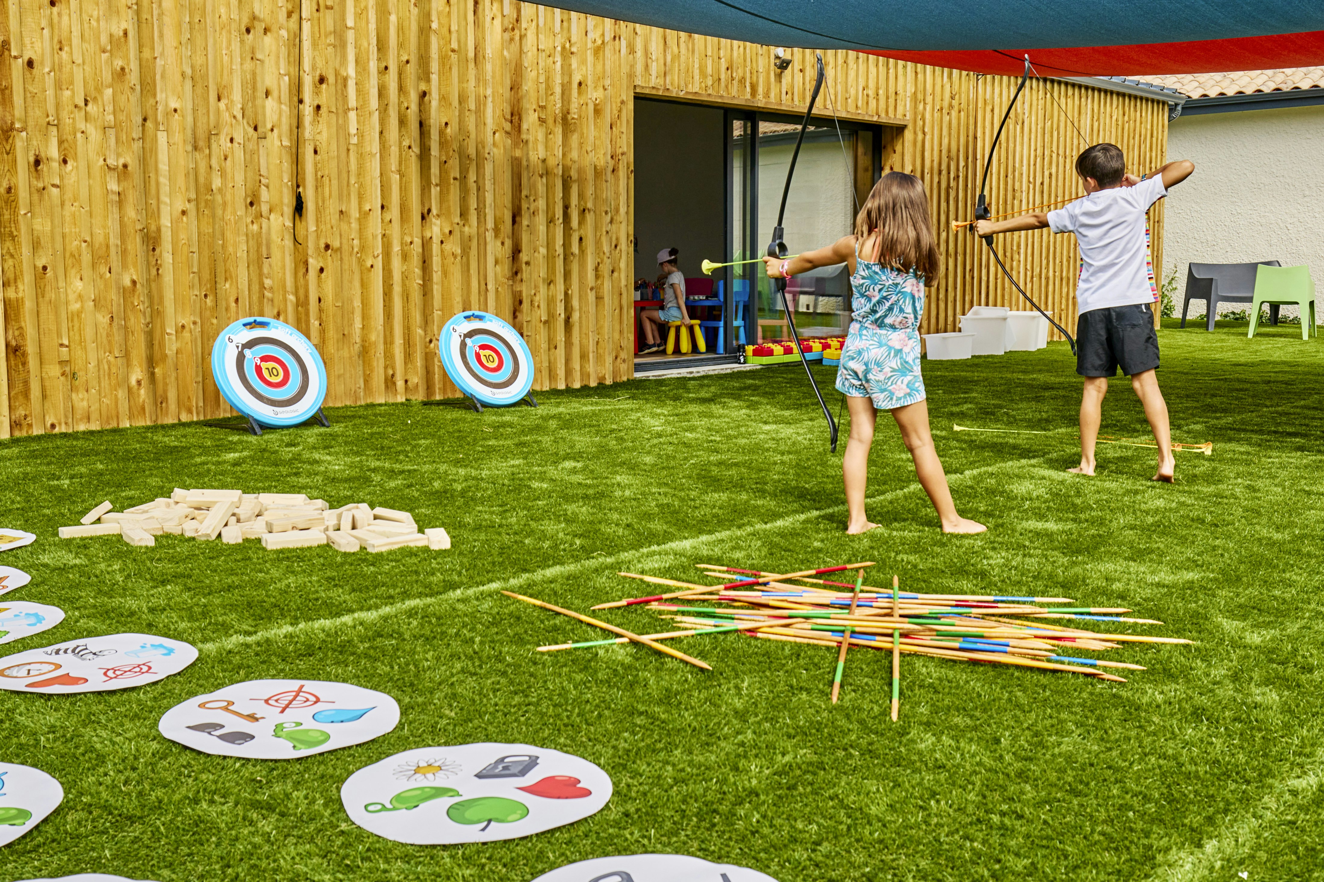 Yelloh! Village Le Jard  Camping Le Jard - Bogenschießen als Freizeitaktivität auf dem Campingplatz