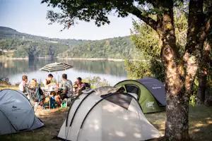 Huttopia Lac de Siauve Camping Le Lac de la Siauve - Zeltplätze mit Blick auf den See