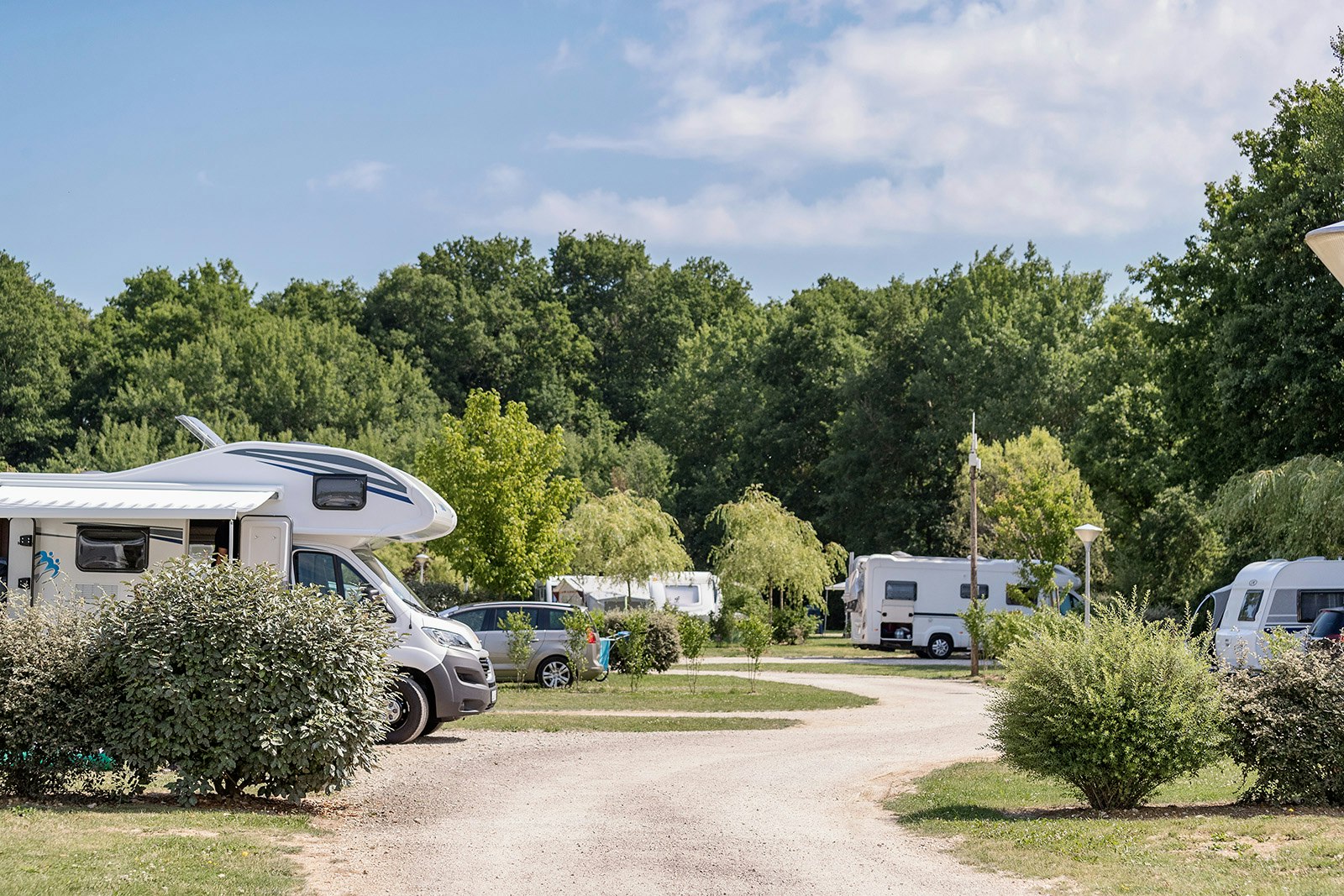 Camping Le Lac d'Orient - Wohnmobilstellplätze und Wohnwagenstellplätze auf dem Campingplatz