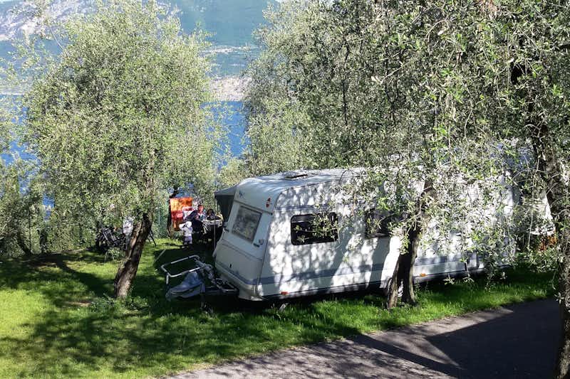 Camping le Maior -  Wohnmobilstellplatz mit Blick auf den Gardasee