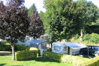 Camping Le Manoir de Pen-ar-Steir - Wohnwagen auf Zeltstellplatz-