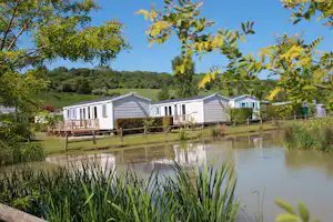 Camping le Marqueval - Mobilheime am Wasser auf dem Campingplatz