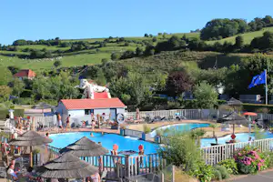 Camping le Marqueval - Poolbereich auf dem Campingplatz