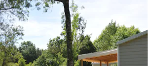 Camping Le Martin Pêcheur - Mobilheime mit Terrasse auf dem Campingplatz