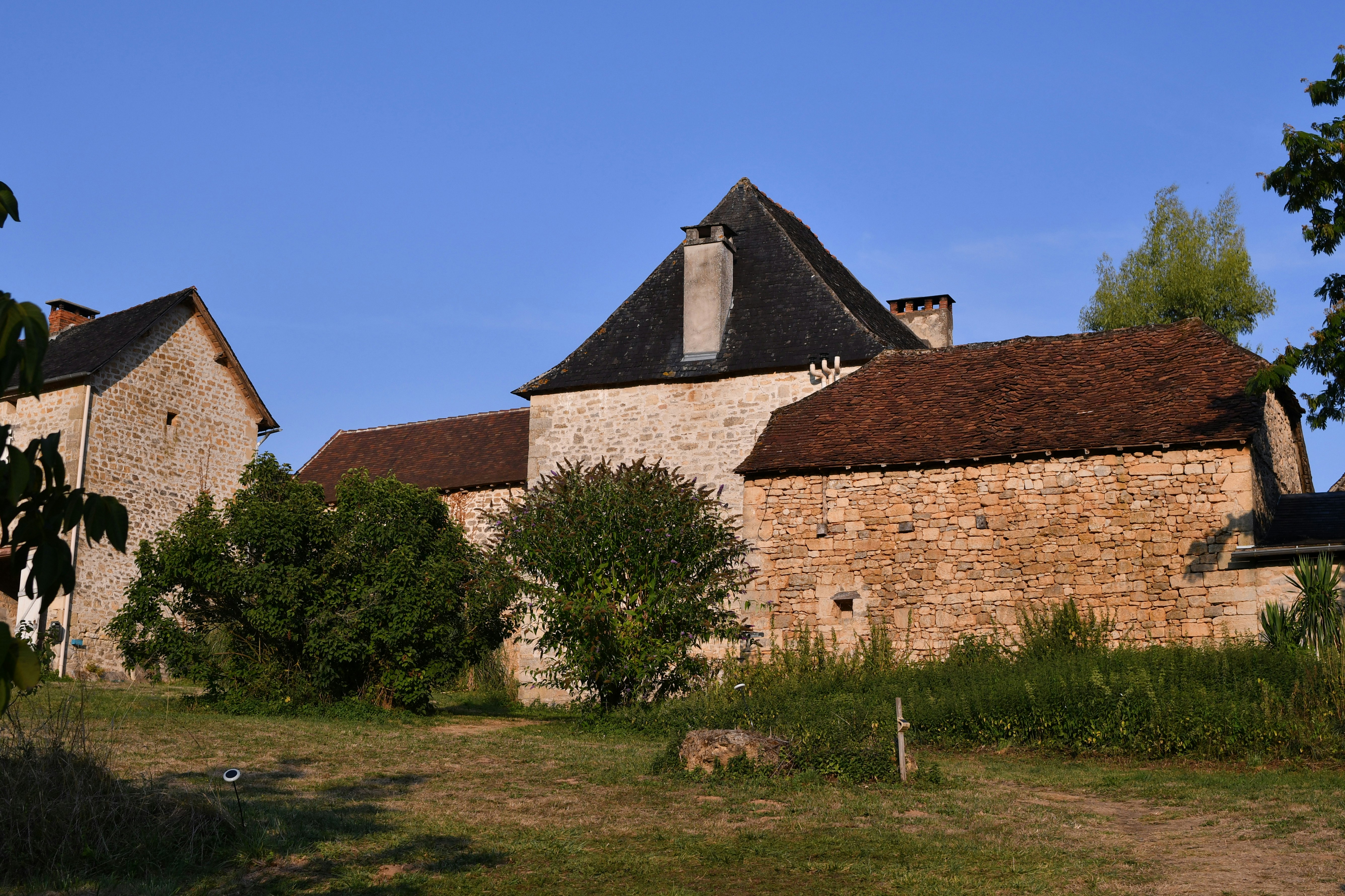 Camping Le Mas d'Ayen - Gebäude auf dem Campingplatz