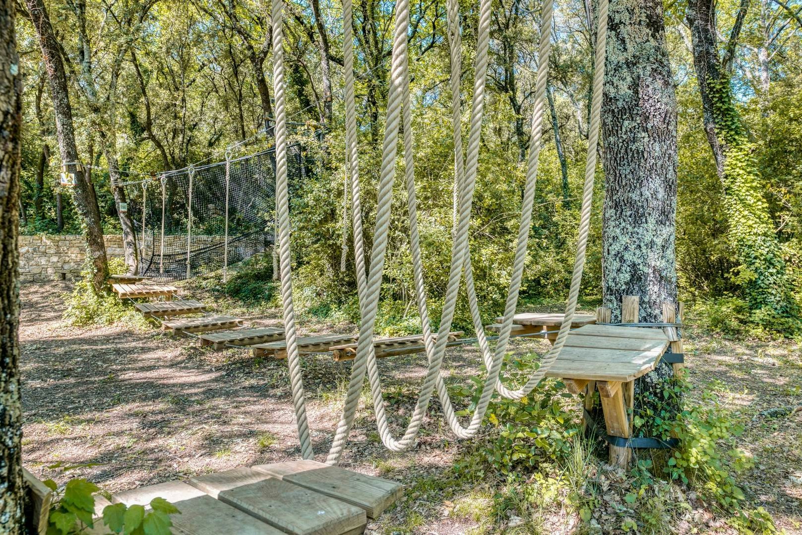 Camping Le Mas de Rey - Abenteuerspielplatz auf dem Campingplatz