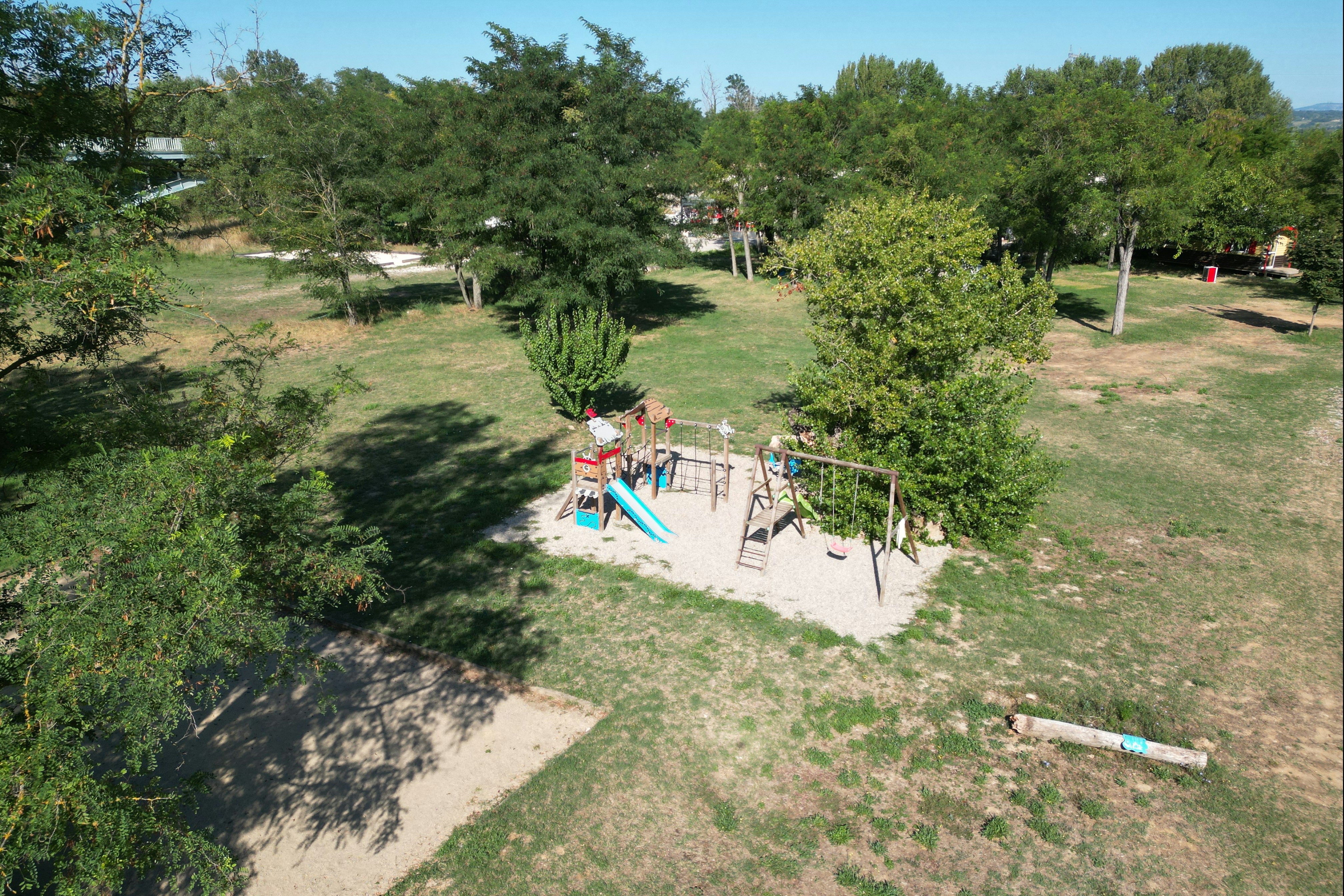 Camping Le Mas Sud Ardèche  - Kinderspielplatz auf dem Campingplatz