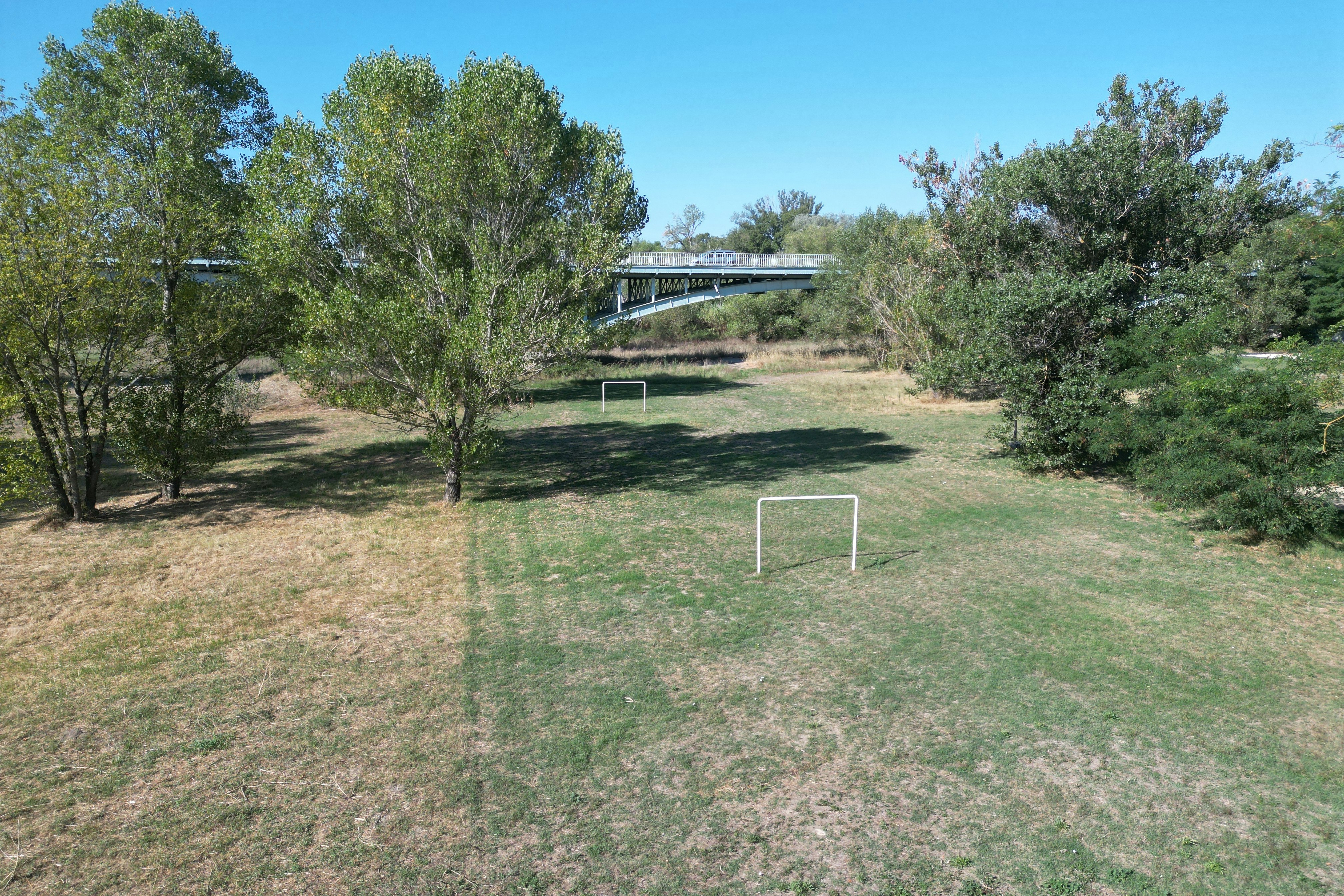 Camping Le Mas Sud Ardèche - Fußballwiese auf dem Campingplatz