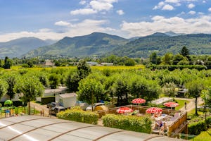Camping Le Monlôo - Überdachtes Schwimmbad auf dem Campingplatz