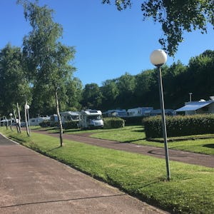 Camping Le Mont Joli Bois - Standplätze auf dem Campingplatz