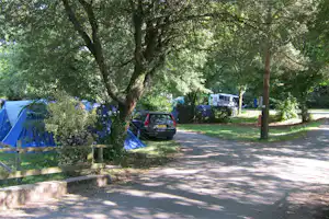 Camping Le Moulin de David - Standplätze im Grünen auf dem Campingplatz