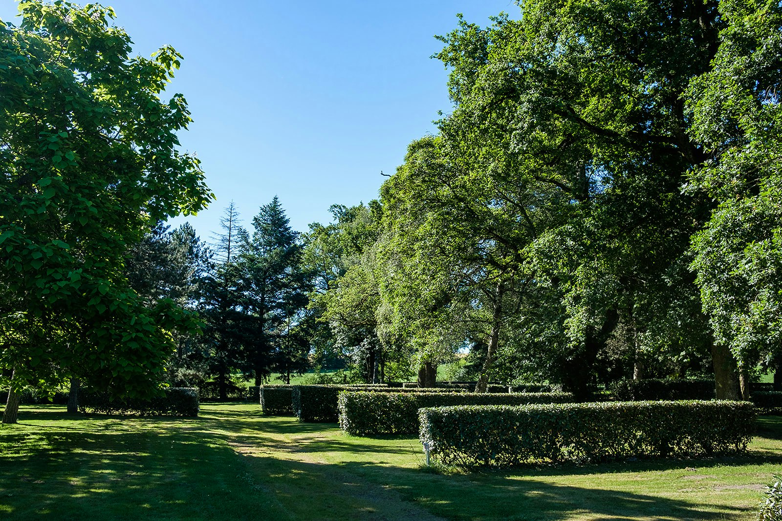 Camping Le Muret - Standplätze im Grünen auf dem Campingplatz