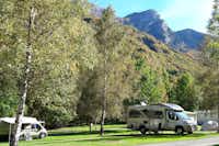 Camping Le Pain de Sucre - Wohnmobilstellplätze mit Blick auf die Berge