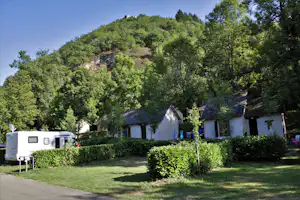 Camping Le Paisserou - Standplätze im Grünen auf dem Campingplatz